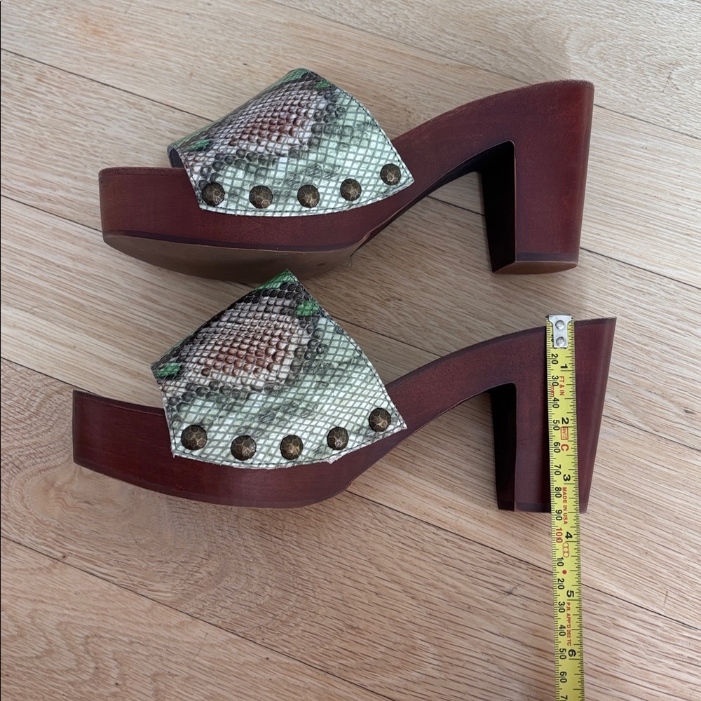 Jeffrey Campbell Dlight Clog - Picture 4 of 6